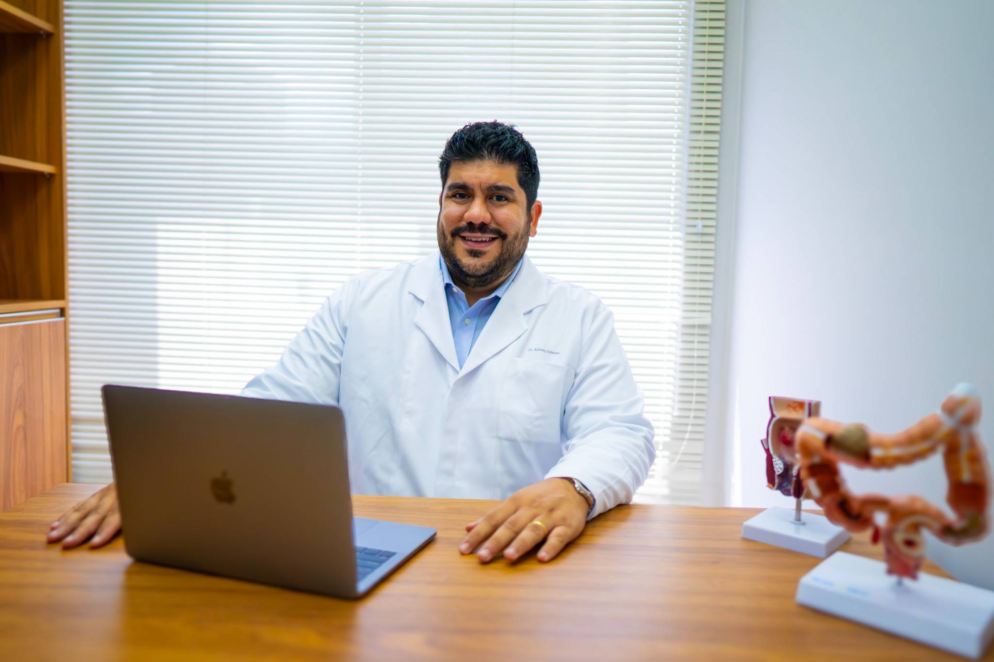 Dr. Adiney Esteves - Consultório Médico